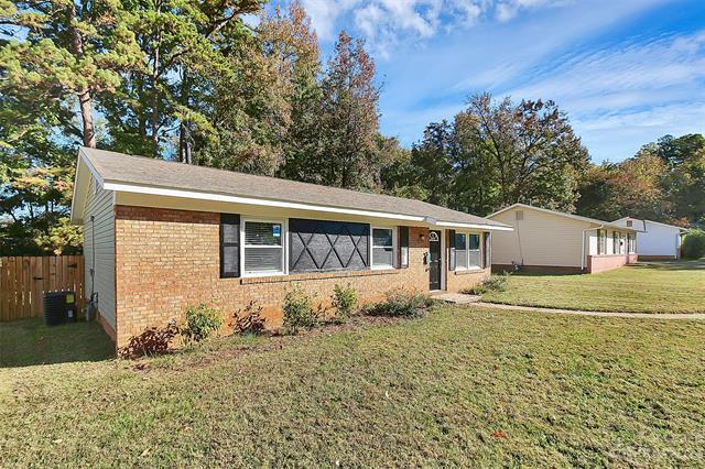 Foto del edificio - 4334 Pebblebrook Dr