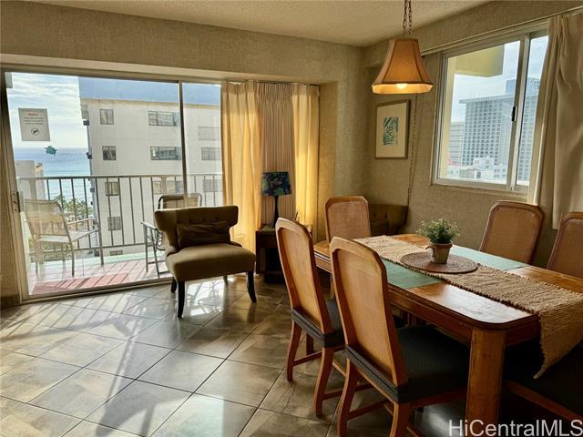 Foto del edificio - 2440 Kuhio Ave.