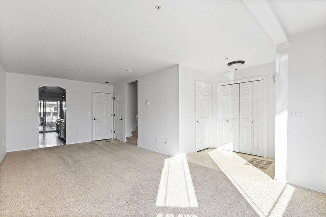 Building Photo - 419 Harris Ln