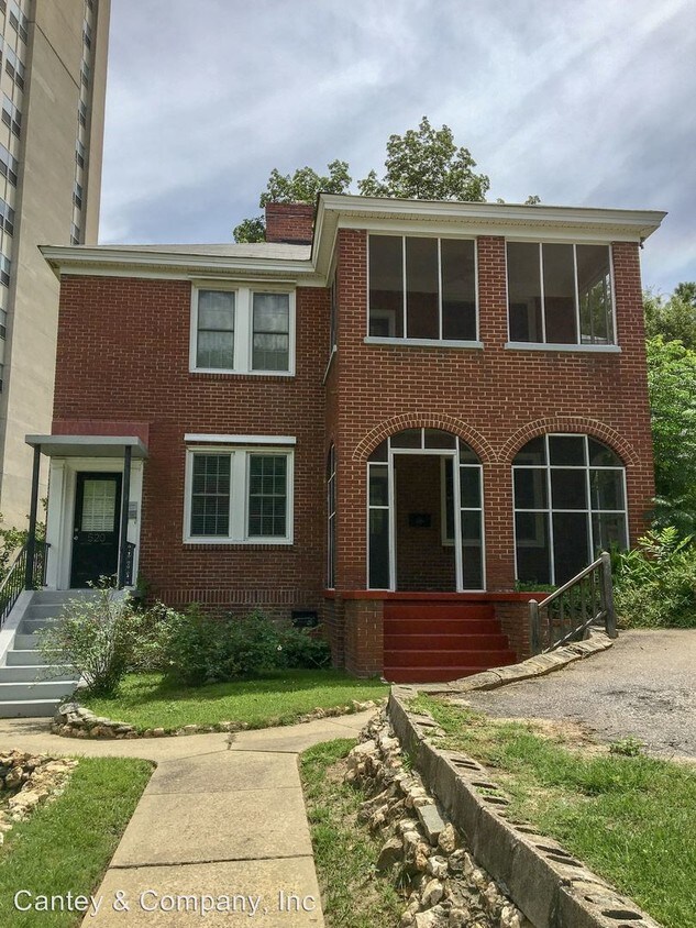 Primary Photo - 518-520 Harden St