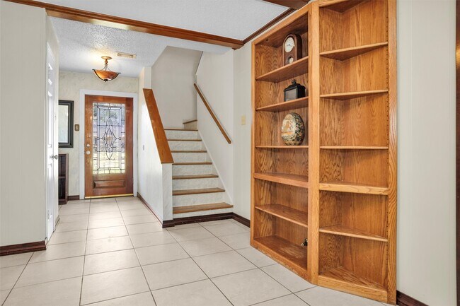 Building Photo - 1102 Mosher Ln
