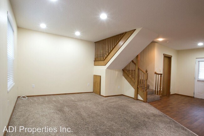 Foto del edificio - 8273-8333 SW Durham Rd