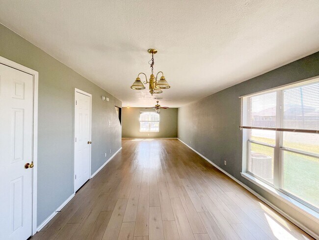 Foto del edificio - 5701 Allstar Ct