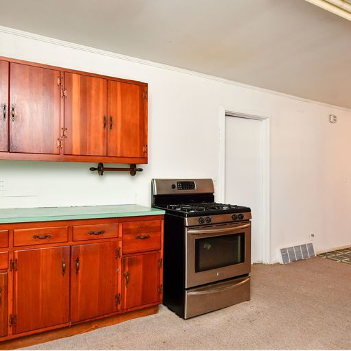 Foto del edificio - Charming 3-Bedroom Brick Ranch Home with S...