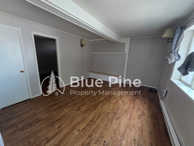 Building Photo - 840 Garfield St