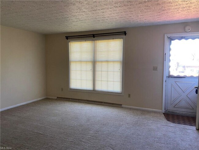 Foto del edificio - 305 S Tuscarawas Ave