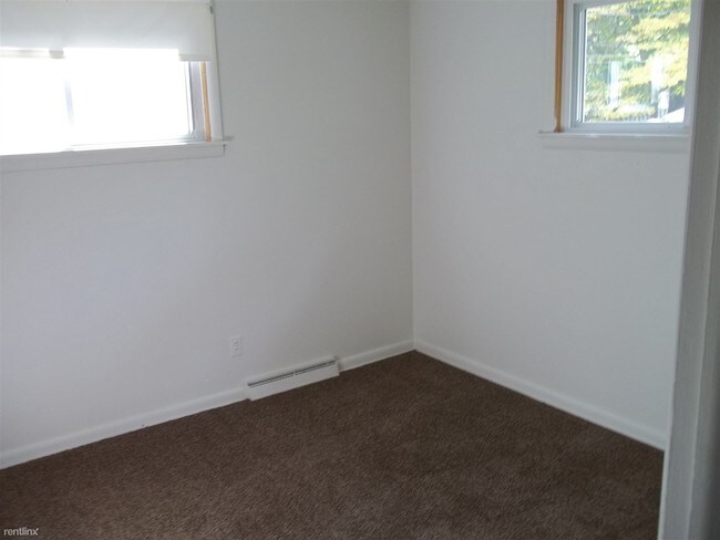 Building Photo - 3435 Pine Grove Ave