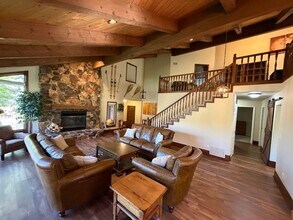 Building Photo - 1909 Maple Hollow Way