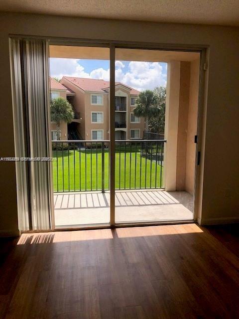 Foto del edificio - 8010 N Nob Hill Rd