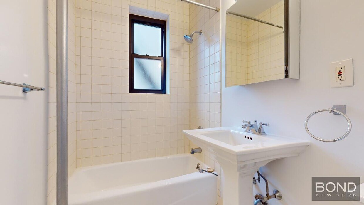 Foto principal - 207-209 WEST 11TH STREET-4A