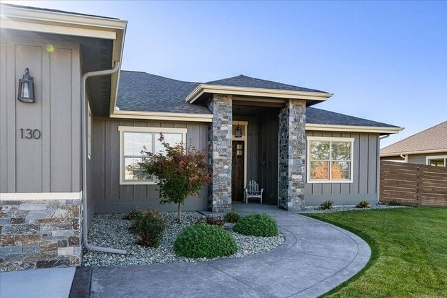 Building Photo - 3 br, 2 bath House - 130 E. Monture Ridge