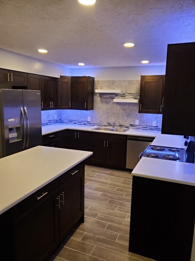 Building Photo - 5411 S 42nd Street Ct