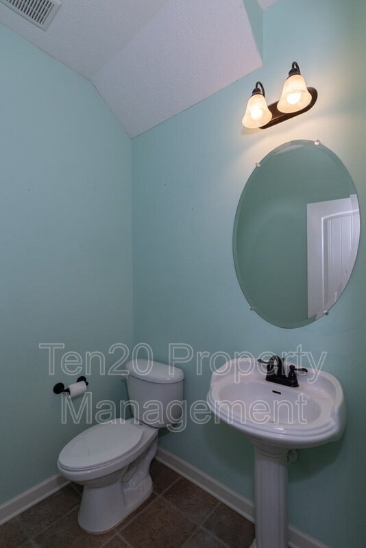 Building Photo - 1368 Antietam Dr