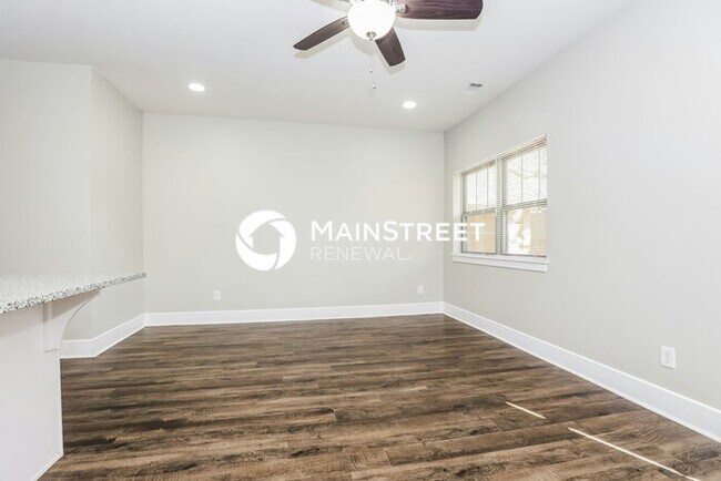 Foto del edificio - 3 Bedroom Pet-Friendly Home in Lebanon, TN with Main Street Renewal