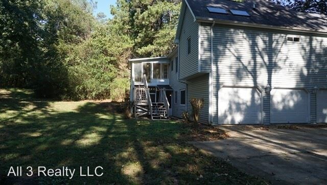 Foto del edificio - 2115 Fairlane Ct