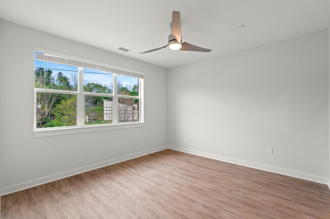 1 Bed - Standard w/ Bonus Room - Reed Creek Greenway Apartments