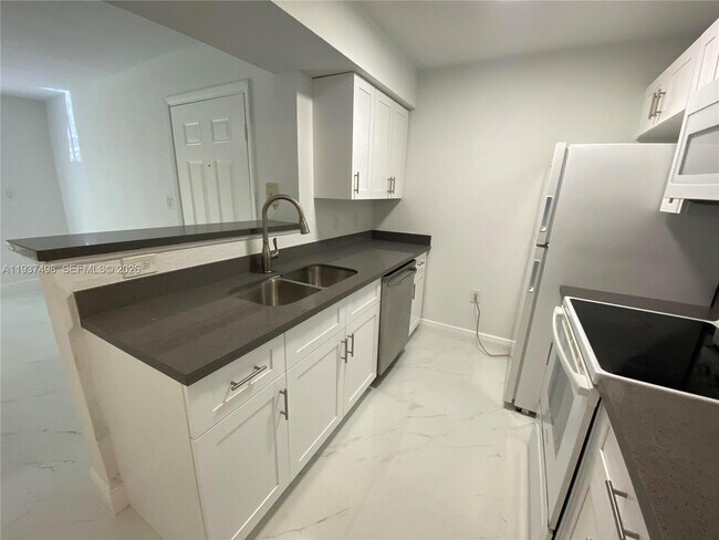 Foto del edificio - 15560 SW 104th Terrace