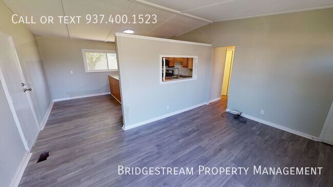 Building Photo - Updated 3 bedroom, 1 bathroom ranch home w...