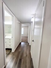 Building Photo - 500 Willow Dr