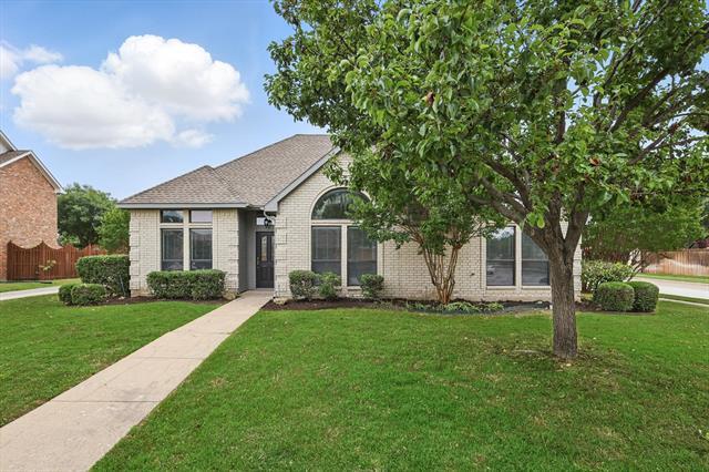 Building Photo - 501 Meadowood Ln