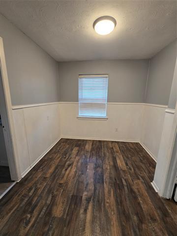 Building Photo - 427 Royal Crest Dr