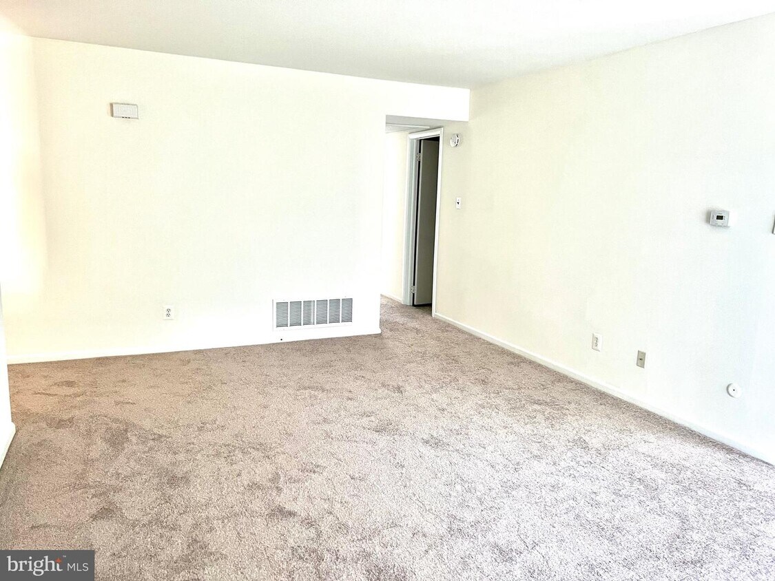 716 Winding Way, Westville, NJ 08093 Townhome Rentals in Westville NJ