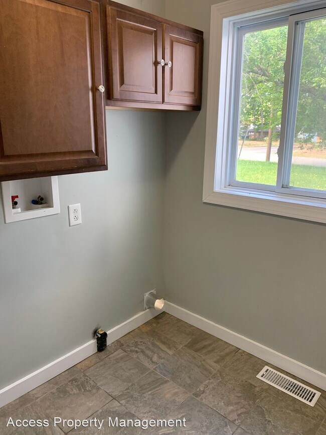 Building Photo - 2 br, 1 bath House - 108 Maben Ave