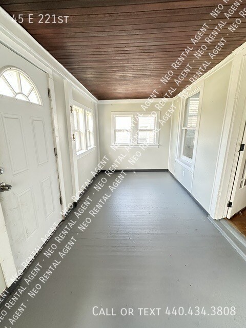 Foto del edificio - 45 E 221st St