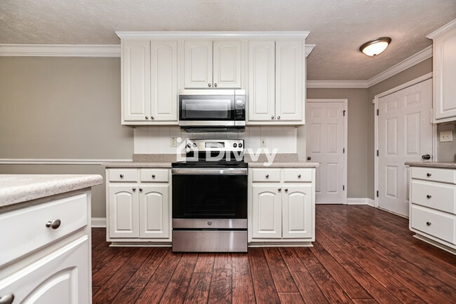 Building Photo - 1021 Privet Way