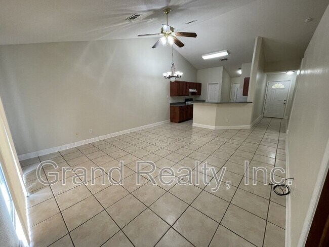 Building Photo - 6903 Ella St