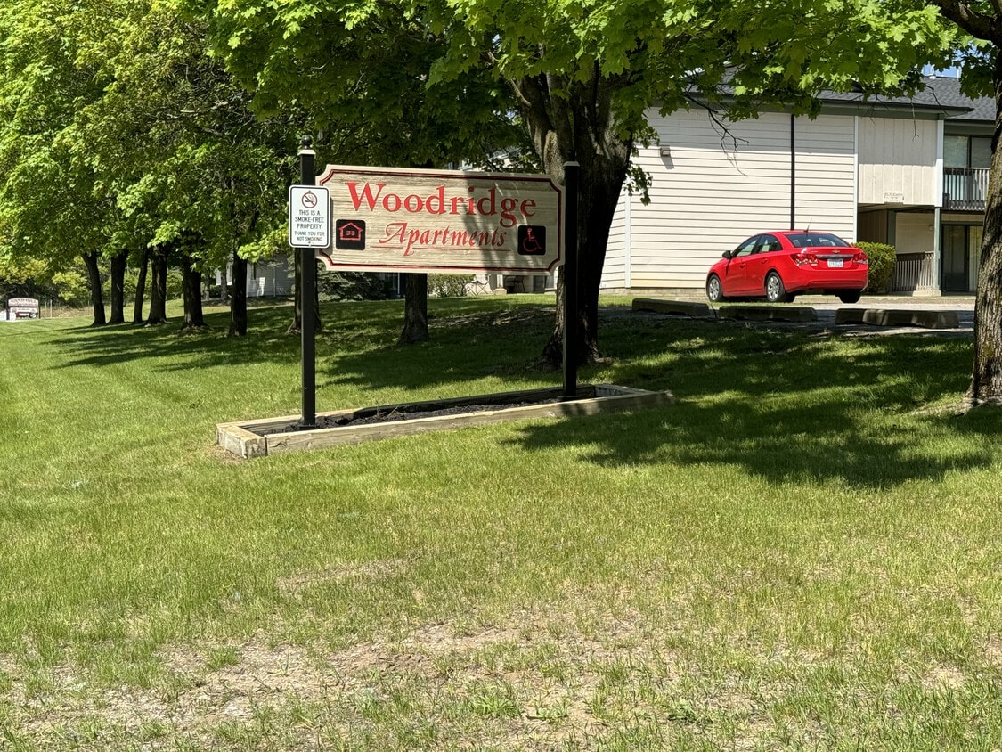 Primary Photo - Woodridge Apartments