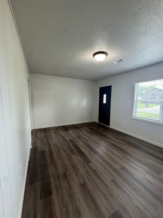 Foto del edificio - 3 Bed / 1 Bath in Trumann Available Now.