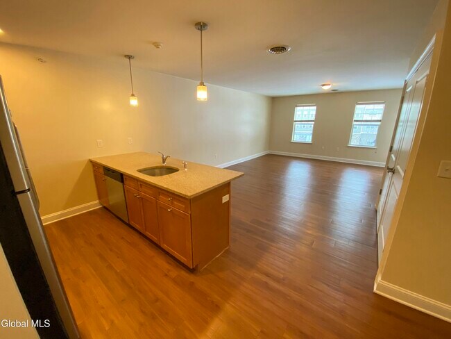 Foto del edificio - 60 Weibel Ave