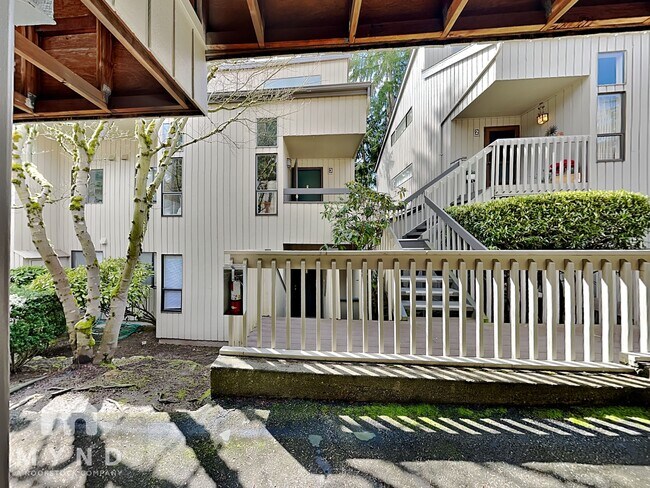 Foto del edificio - 10905 NE 35th Pl