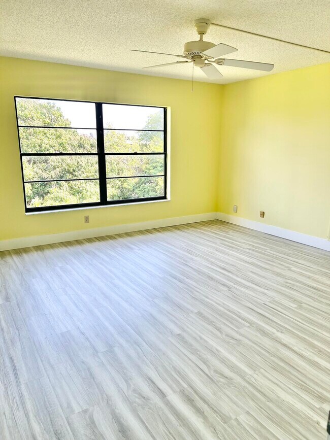 Foto del edificio - 300 N Hwy A1A