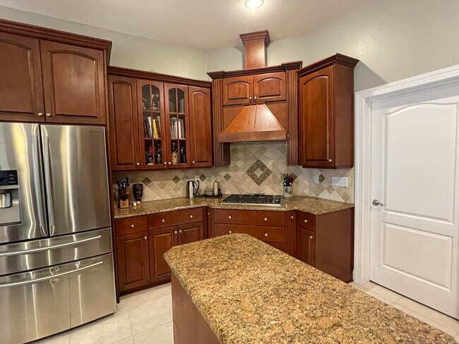 Foto del edificio - 827 Coldwater Creek Cir