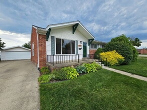Building Photo - 31400 Lyons Cir W