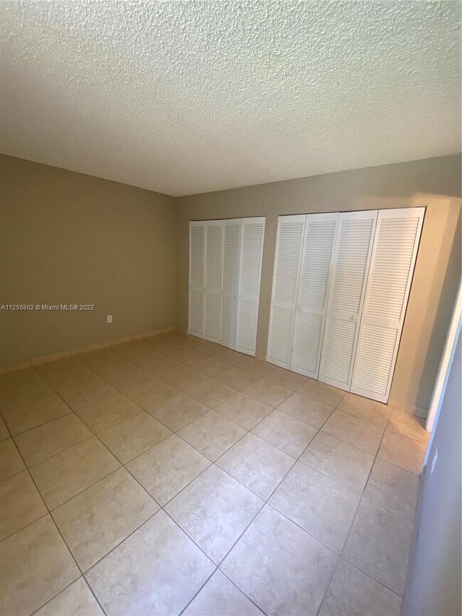 Foto del edificio - 9441 SW 4th St