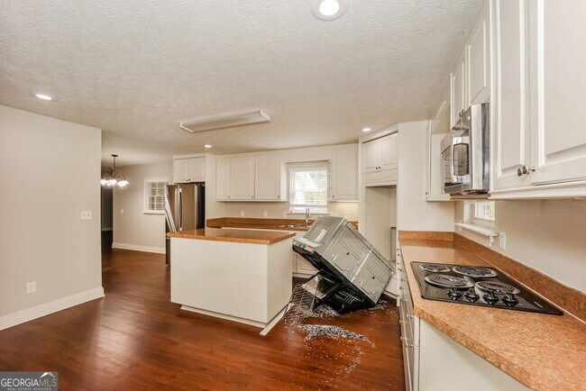 Building Photo - 2599 GA-85