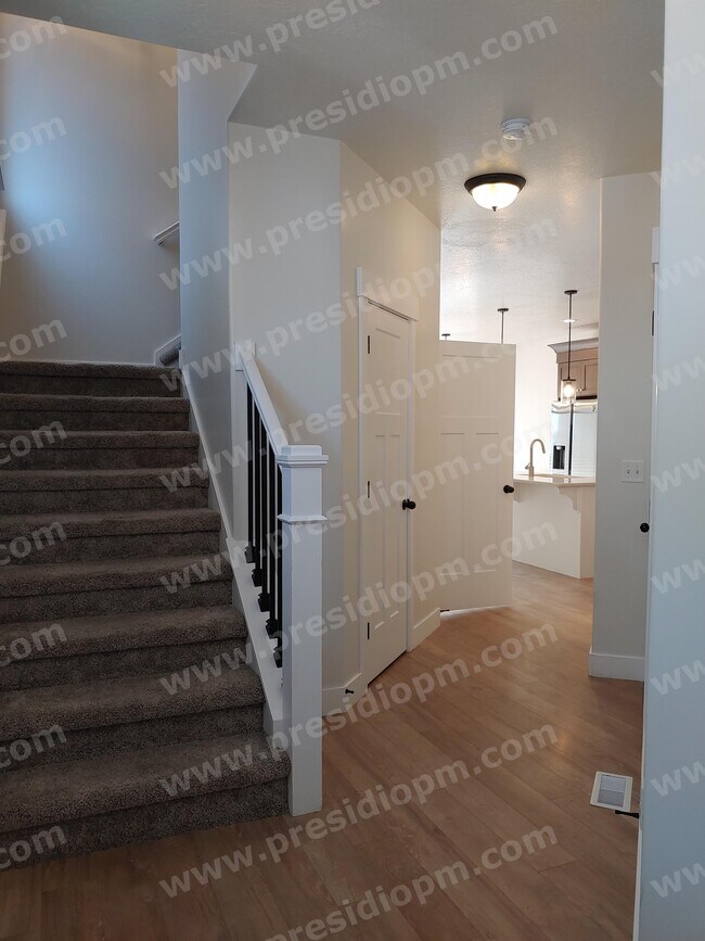 Foto del edificio - 4321 W Burwell Ln
