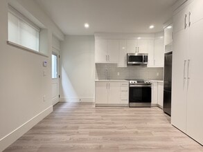 Building Photo - 7495 Aubrey St