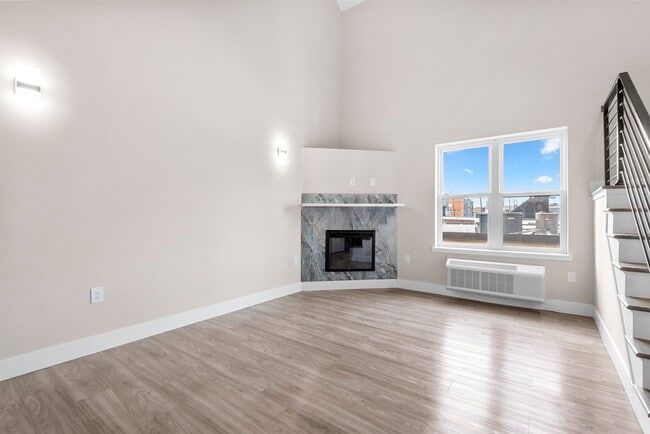Building Photo - 212 70th St