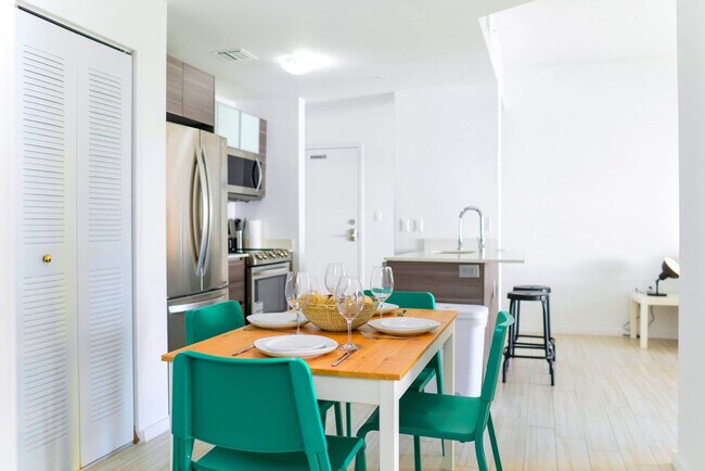 Foto del edificio - 481 NE 29th St