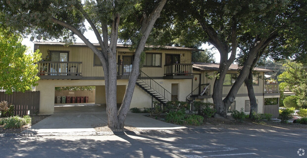Primary Photo - 1663 Crescent Ave