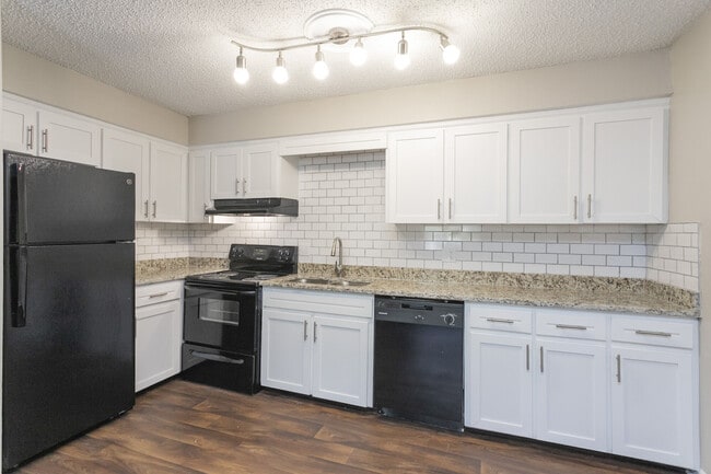 Building Photo - Parkview Flats Apartments