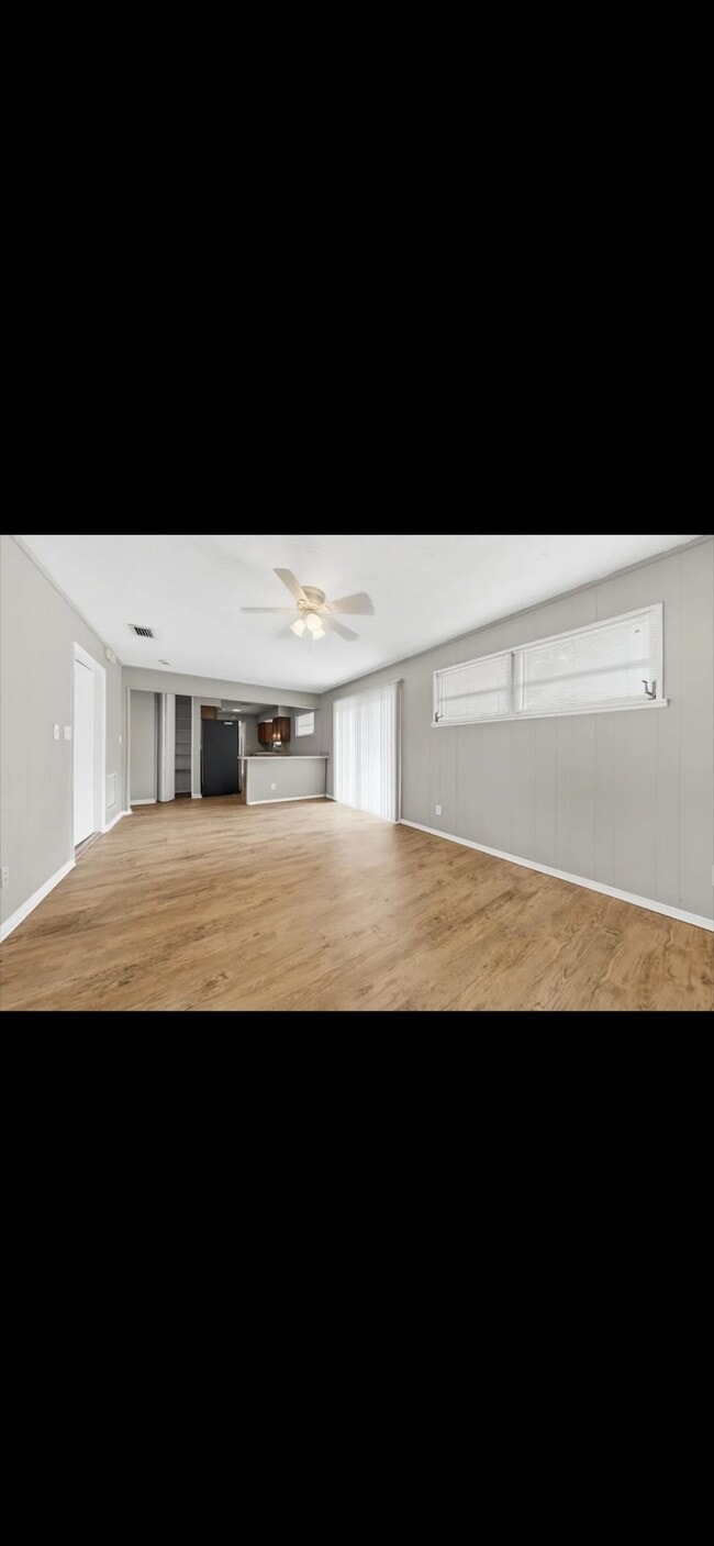 Building Photo - 4635 Waverly Ln