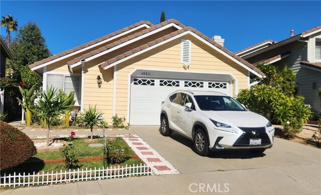 Foto principal - 20811 E Cliffside Ln