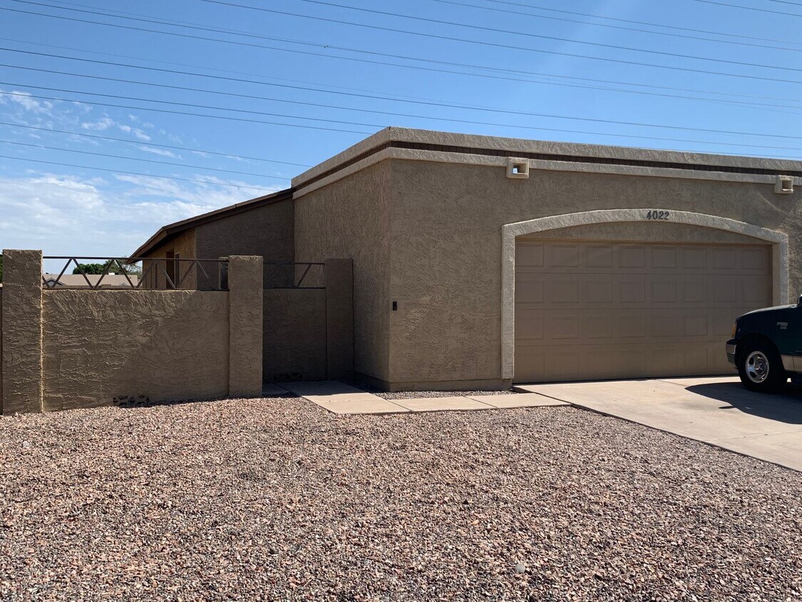 Primary Photo - Single Level in University Hills