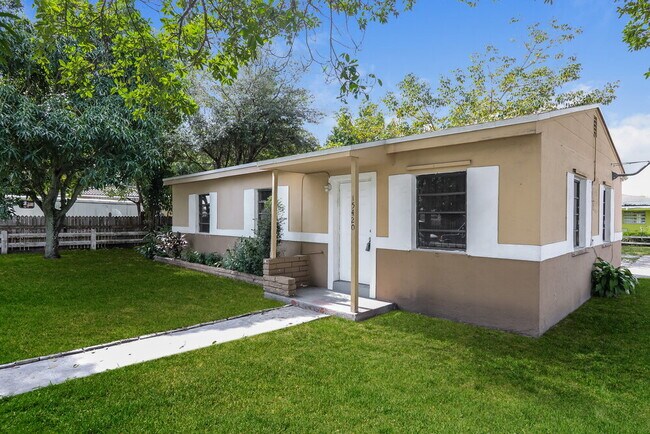 Foto del edificio - 15420 NW 27th Pl