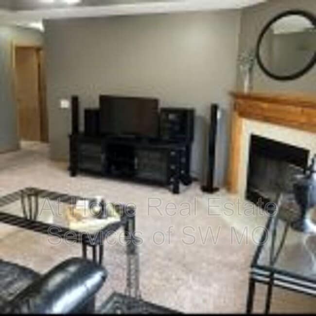 Building Photo - 3745 W Ridgeway St